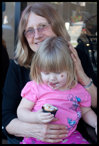 Nathalie and Oma Cinnamon Roll Cinnaholic
