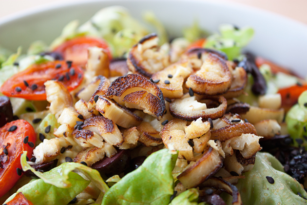 Sauteed Hearts of Palm, Grape Tomato, and Kalamata Olive Salad with Sun Dried Tomato Dressing